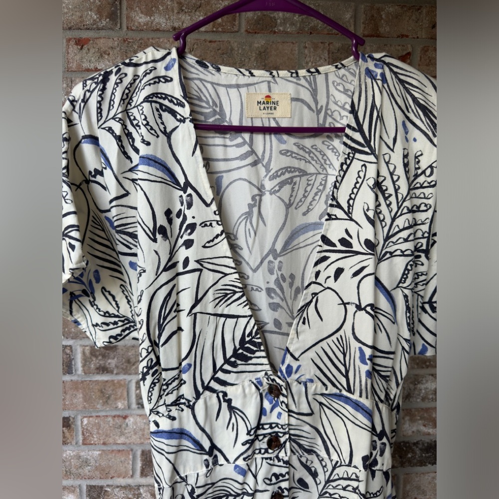 Marine Layer Classic Floral Print Dress in Deep V-Neck Button up soft - Picture 2 of 16